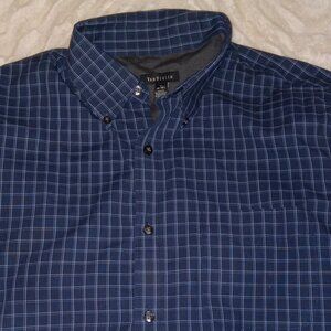 Men's Van Heusen Collar button up Size M
